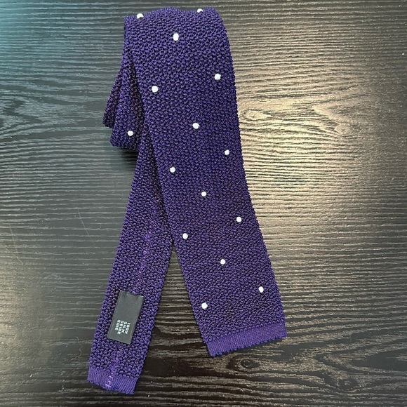 Drake's of London, silk knitted tie Purple White Polka Dots - Picture 1 of 7